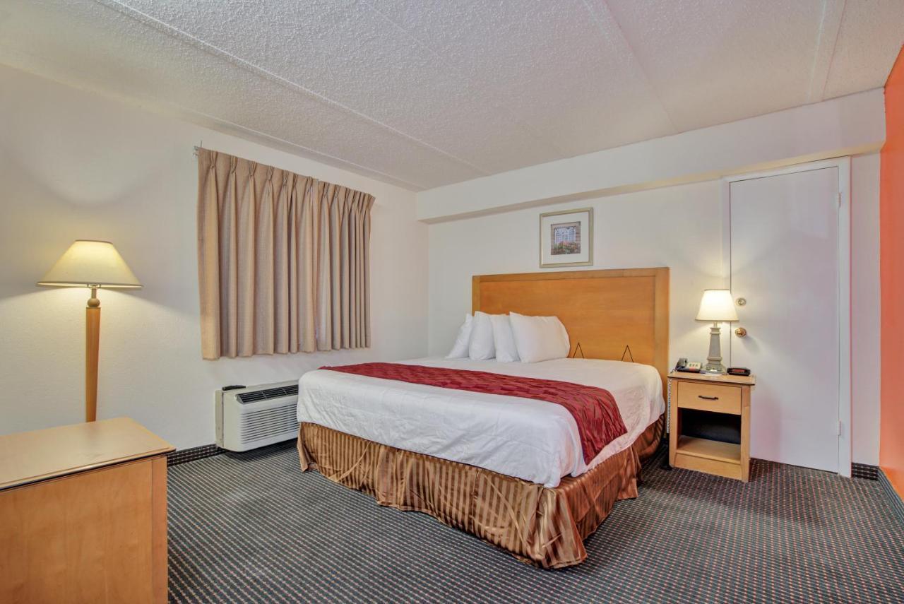 Americas Best Value Inn Laredo Exterior photo