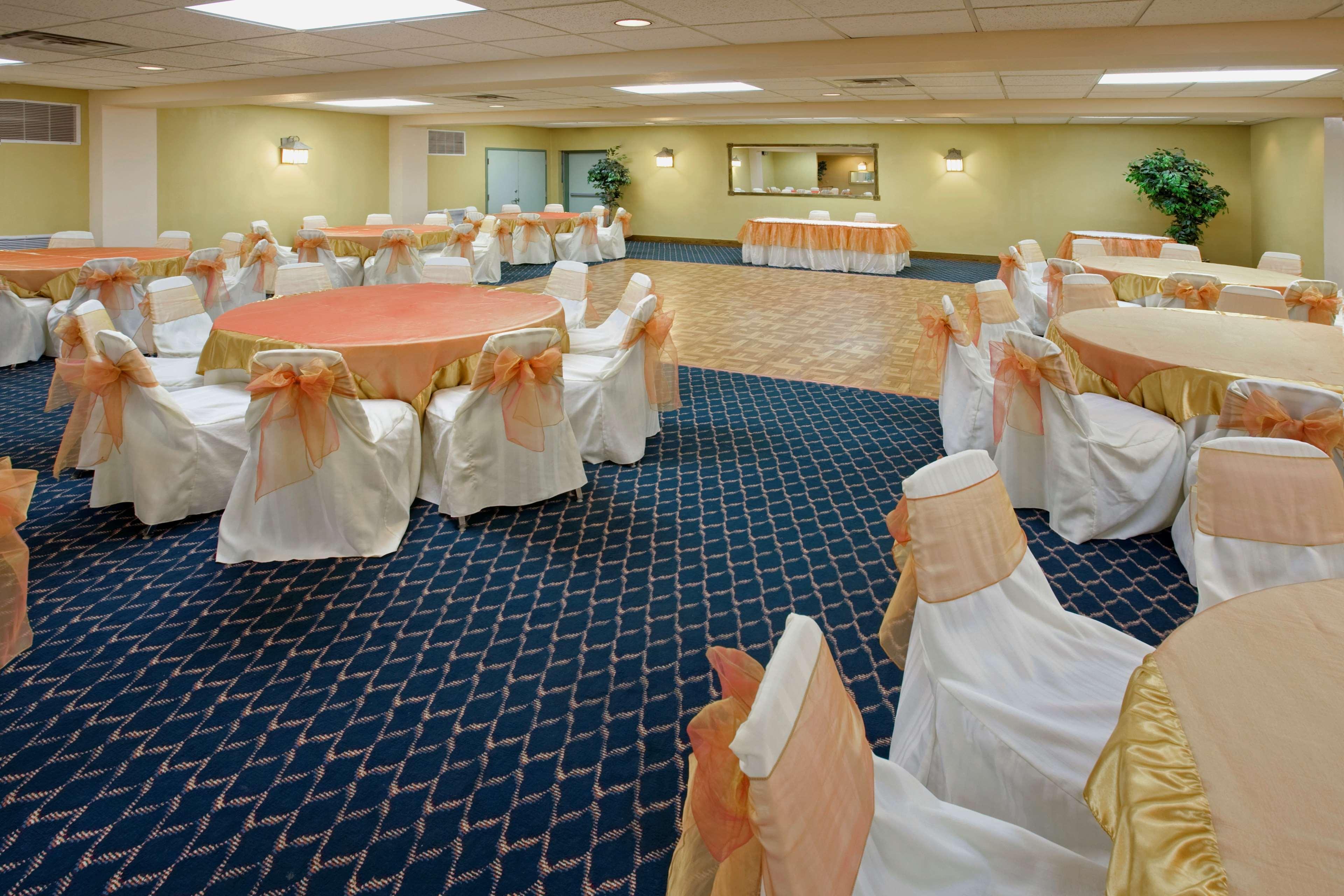 Americas Best Value Inn Laredo Restaurant photo