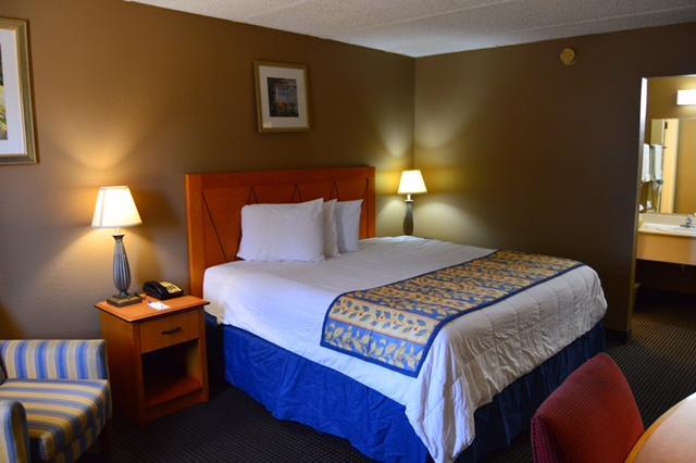 Americas Best Value Inn Laredo Exterior photo