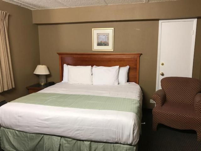 Americas Best Value Inn Laredo Exterior photo
